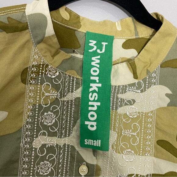 Johnny Was 3J Workshop Camo Embroidered Button
Down Shirt Small - Picture 7 of 14